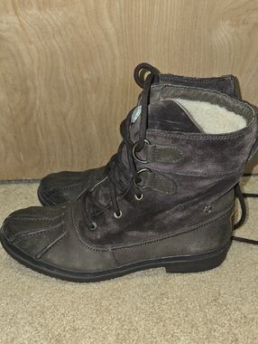 Ugg Women's Brown Suede Lace-Up Winter Boot